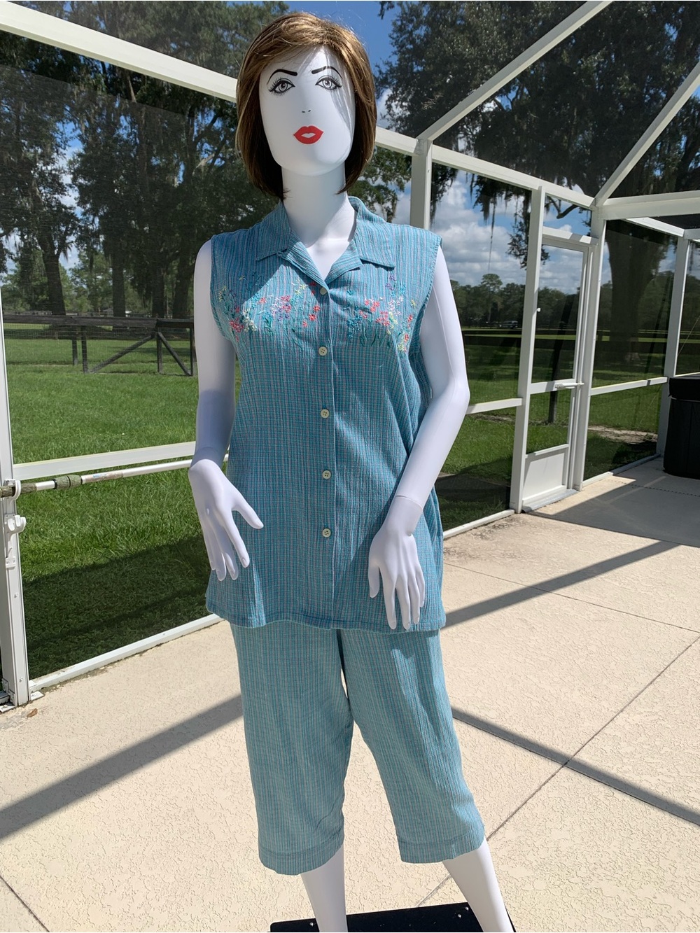 Koret Francisca Teal Floral Embroidered Sleeveless Blouse